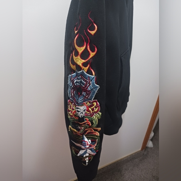 Romeo & Juliet Couture Tops - Romeo and Juliet Couture. Zip-up Hoodie. Sz L. Embroidered Patches. BLACK. Rare.